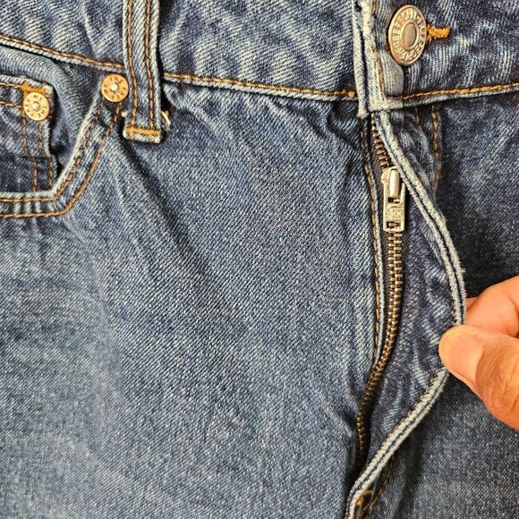 EUC WE THE FREE FREE PEOPLE HI RISE MOM JEAN SIZE 28 - Picture 4 of 15